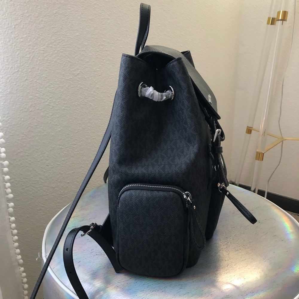 SOLD Michael Kors Abbey drawstring backpack - Picture 3 of 7